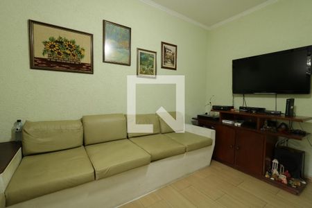 Sala de TV de casa à venda com 4 quartos, 249m² em Vila Gilda, Santo André