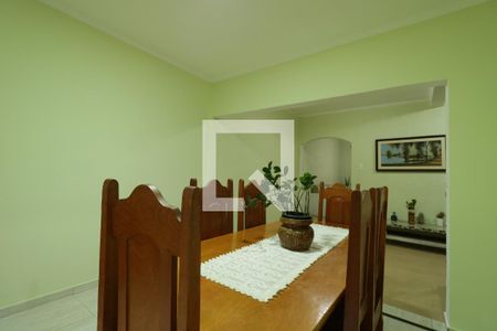 Casa à venda com 249m², 4 quartos e 3 vagasCopa