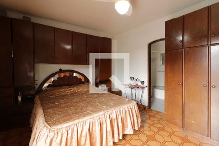 Casa à venda com 249m², 4 quartos e 3 vagasSuite