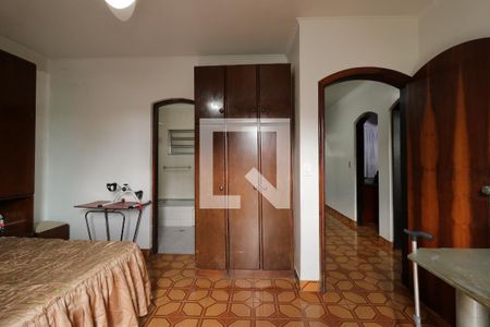 Casa à venda com 249m², 4 quartos e 3 vagasSuite