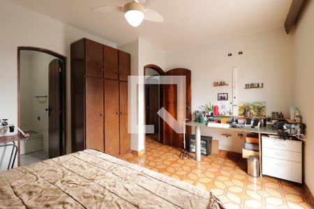 Casa à venda com 249m², 4 quartos e 3 vagasSuite