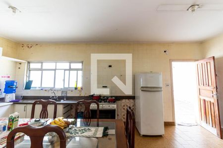 Casa para alugar com 400m², 4 quartos e 8 vagasCozinha