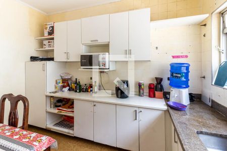 Casa para alugar com 400m², 4 quartos e 8 vagasCozinha