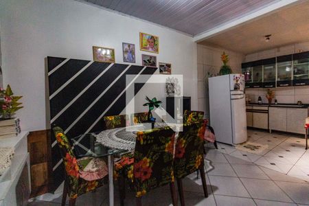 Sala  de casa à venda com 3 quartos, 200m² em Mathias Velho, Canoas