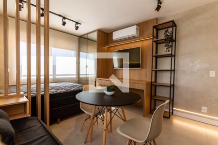 Sala e quarto de apartamento à venda com 1 quarto, 33m² em Centro Histórico, Porto Alegre