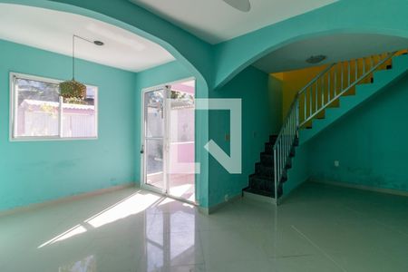 Sala de casa para alugar com 2 quartos, 130m² em Vargem Pequena, Rio de Janeiro