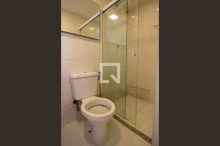 Banheiro Social de kitnet/studio para alugar com 1 quarto, 17m² em Tijuca, Rio de Janeiro