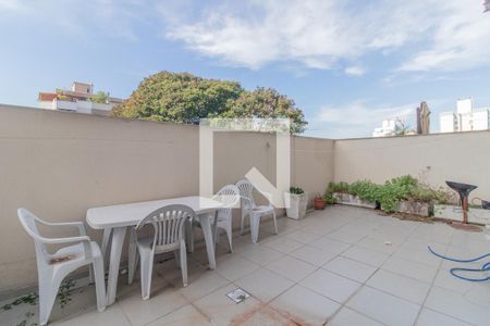 Apartamento à venda com 100m², 2 quartos e 1 vagaVaranda