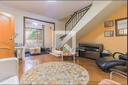 Casa à venda com 223m², 3 quartos e 4 vagas