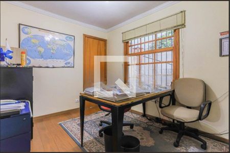 Casa à venda com 223m², 3 quartos e 4 vagas