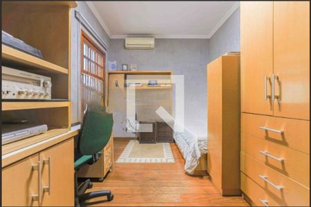 Casa à venda com 223m², 3 quartos e 4 vagas