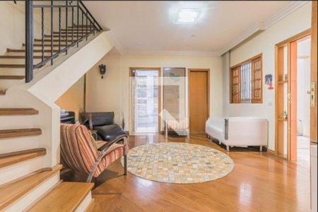 Casa à venda com 223m², 3 quartos e 4 vagas