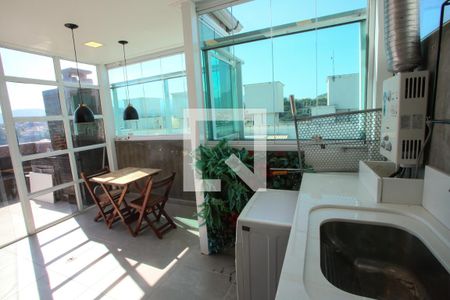 Apartamento para alugar com 130m², 2 quartos e 1 vaga Apartamento para alugar com 130m², 2 quartos e 1 vagaÁrea de Serviço