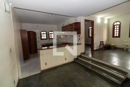 Sala 1 de casa para alugar com 3 quartos, 197m² em Jardim Londrina, São Paulo