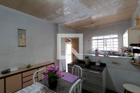 Casa à venda com 185m², 2 quartos e 1 vaga Casa à venda com 185m², 2 quartos e 1 vagaCozinha