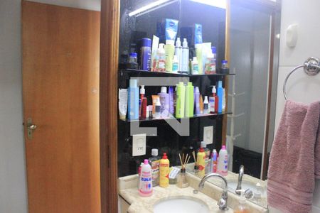 Casa de condomínio à venda com 130m², 3 quartos e 2 vagasBanheiro da Suíte 3