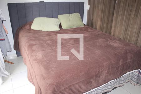 Casa de condomínio à venda com 130m², 3 quartos e 2 vagas1º Suíte