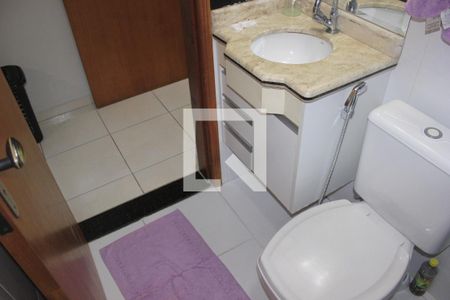 Casa de condomínio à venda com 130m², 3 quartos e 2 vagasBanheiro da Suíte 2