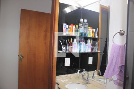 Casa de condomínio à venda com 130m², 3 quartos e 2 vagasBanheiro da Suíte 2