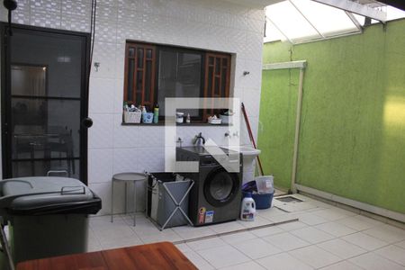 Casa de condomínio à venda com 130m², 3 quartos e 2 vagasEspaço gourmet com lavanderia
