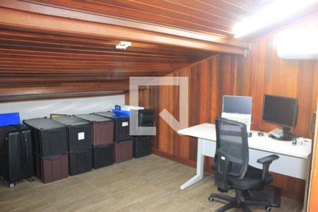 Casa de condomínio à venda com 130m², 3 quartos e 2 vagasSótão