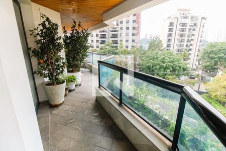 Apartamento para alugar com 280m², 4 quartos e 4 vagas Apartamento para alugar com 280m², 4 quartos e 4 vagasVaranda da Sala