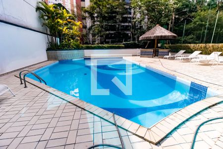 Apartamento para alugar com 280m², 4 quartos e 4 vagas Apartamento para alugar com 280m², 4 quartos e 4 vagasÁrea comum - Piscina
