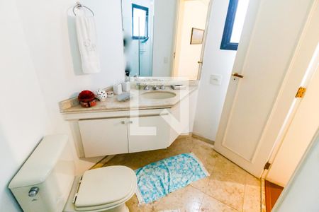 Apartamento para alugar com 280m², 4 quartos e 4 vagas Apartamento para alugar com 280m², 4 quartos e 4 vagasBanheiro da Suíte 1