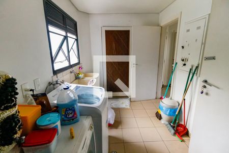 Apartamento para alugar com 280m², 4 quartos e 4 vagas Apartamento para alugar com 280m², 4 quartos e 4 vagasÁrea de Serviço