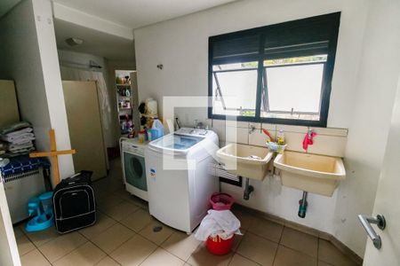 Apartamento para alugar com 280m², 4 quartos e 4 vagas Apartamento para alugar com 280m², 4 quartos e 4 vagasÁrea de Serviço