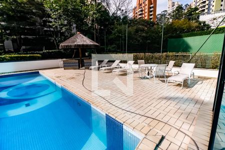 Apartamento para alugar com 280m², 4 quartos e 4 vagas Apartamento para alugar com 280m², 4 quartos e 4 vagasÁrea comum - Piscina