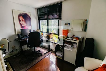 Apartamento para alugar com 280m², 4 quartos e 4 vagas Apartamento para alugar com 280m², 4 quartos e 4 vagasEscritório