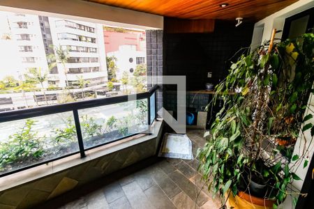 Apartamento para alugar com 280m², 4 quartos e 4 vagas Apartamento para alugar com 280m², 4 quartos e 4 vagasVaranda da Sala