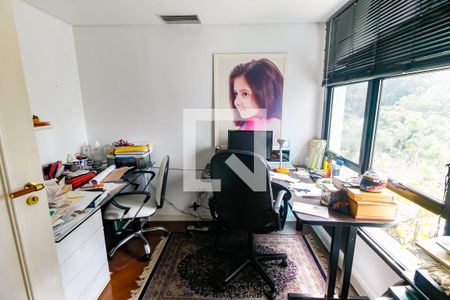 Apartamento para alugar com 280m², 4 quartos e 4 vagas Apartamento para alugar com 280m², 4 quartos e 4 vagasEscritório