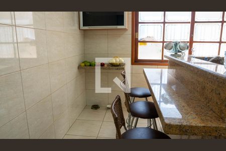 Casa à venda com 137m², 3 quartos e 3 vagascozinha