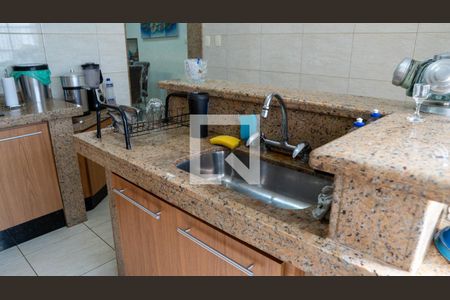 Casa à venda com 137m², 3 quartos e 3 vagascozinha