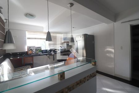 Casa à venda com 150m², 2 quartos e 2 vagasCozinha 