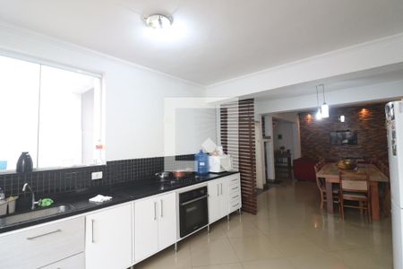 Casa à venda com 150m², 2 quartos e 2 vagasCozinha 