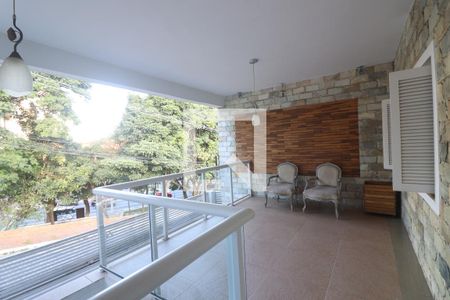 Casa à venda com 150m², 2 quartos e 2 vagasVaranda 