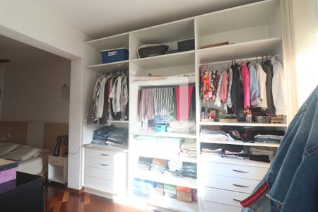 Casa à venda com 150m², 2 quartos e 2 vagasCloset