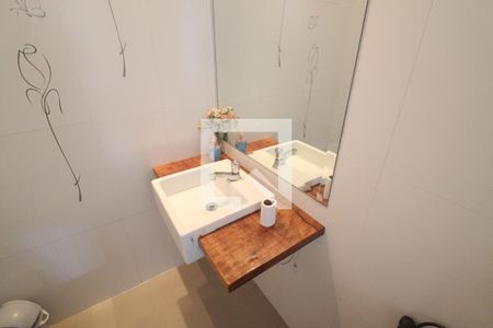 Casa à venda com 150m², 2 quartos e 2 vagasBanheiro 3