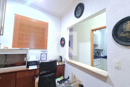 Casa à venda com 250m², 3 quartos e 4 vagasEscritório