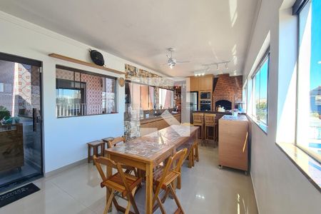 Casa à venda com 250m², 3 quartos e 4 vagasVaranda gourmet