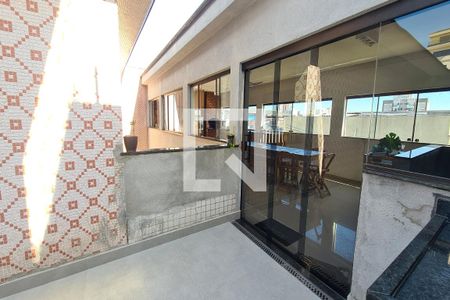 Casa à venda com 250m², 3 quartos e 4 vagasQuintal