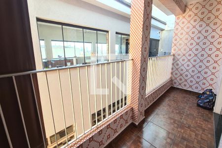Casa à venda com 250m², 3 quartos e 4 vagasTerraço