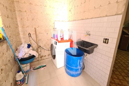 Casa à venda com 250m², 3 quartos e 4 vagasÁrea de Serviço