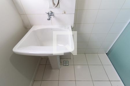 Área de Serviço de apartamento para alugar com 2 quartos, 54m² em Campo Comprido, Curitiba