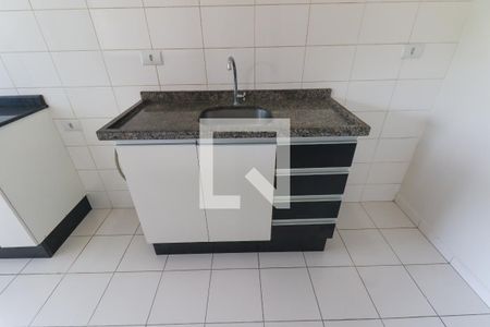 Cozinha  de apartamento para alugar com 2 quartos, 54m² em Campo Comprido, Curitiba