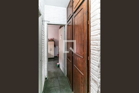 Corredor de apartamento à venda com 2 quartos, 60m² em Santa Terezinha, Belo Horizonte