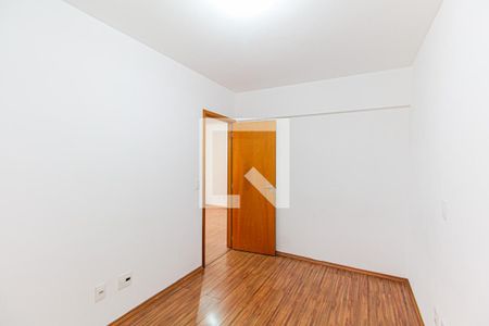 Quarto 2 de apartamento para alugar com 2 quartos, 50m² em Utinga, Santo André
